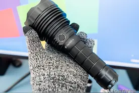 经典国产千米远射手电筒海星Z9评测图片