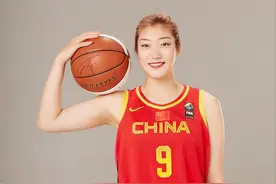 女篮名将李梦：曾用板车拉妈妈去治癌，亚洲杯夺冠后回应“丑闻”图片