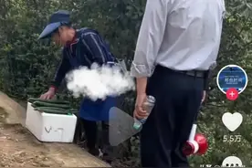 农民售卖自家黄瓜被指为“三无产品”，究竟是合法还是违法？图片