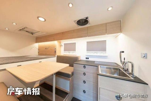 全新奔驰中卡房车，5.1T四驱带三把锁越野力够强，车内足有10平米