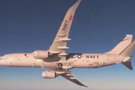 来较劲了，解放军无人机绕岛飞行后第二天，美军机穿越台湾海峡图片