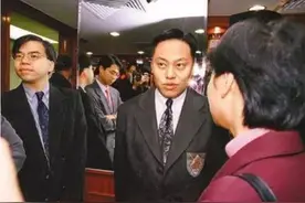 那一年，刘銮雄派18名保镖送神志不清的罗兆辉返港，其中有何内情图片