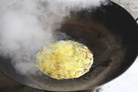 炒菜时，油锅不停地冒烟，怎么回事？选择食用油，记住3个小知识图片