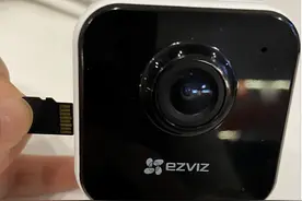 萤石摄像机怎么安装tf存储卡，萤石wifi摄像头插卡录像的方法图片