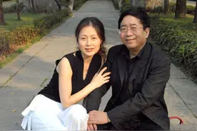 余秋雨牵手马兰：老夫少妻的婚姻除了恩爱还有泪水图片