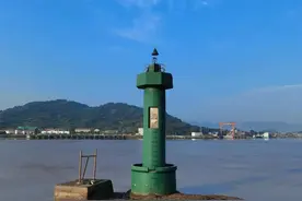浙江宁波大榭岛是一个好地方，有两座跨海大桥，岛上有大榭开发区图片