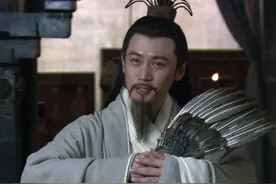 刘备临终之前，为何将兵权交给李严，而不交给诸葛亮？图片