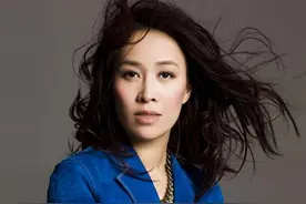 那英：为前男友高峰未婚生子,1年后带子嫁酒吧老板,如今子女双全图片