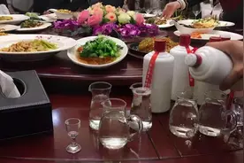 饭局酒桌上，七个你不可不知的敬酒、劝酒技巧，很实用，收藏起来图片