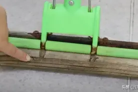 海绵拖把用久了又脏又臭？只需套一个塑料袋，快速清洗干净无异味图片