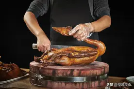 广东的奇葩吃法：一个“鹅头”卖1000元，鹅肉反而成赠品，不理解图片