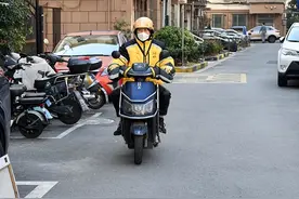 新春走基层 都市守沪人｜连续三年留沪过年 这个外卖骑手的新年愿望是……图片