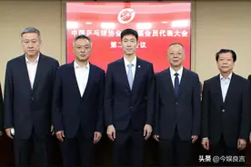 乒协官宣，刘国梁卸任主席一职，王励勤接班，马龙任副主席图片