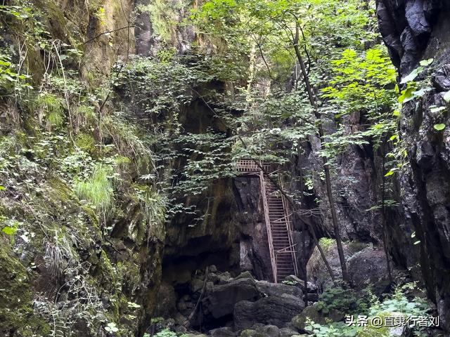 保定有一半是山区，但这座山的风景在我爬过的保定大山能排第二