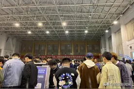 阎良区人社局开展“公共就业服务进校园”活动图片