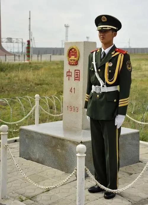 我的军营：军姿