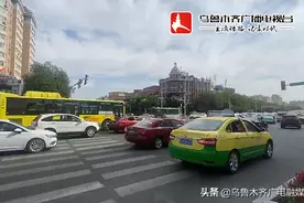 @乌鲁木齐驾驶员 腾飞大厦路口车道优化啦图片