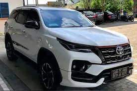 普拉多继承者！全新穿越者曝光，配2.8T柴油+四驱，或年底入华图片