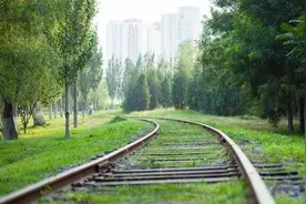 铁路的正式工，一个月能拿到多少钱？图片