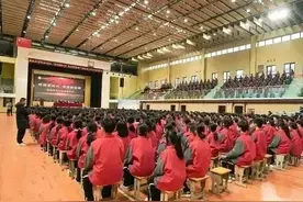 娄底楚怡职业学校“悦读新时代 逐梦新征程”楚怡读书行动启动图片