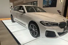 2023款宝马530LI领先型 M运动套装：它乃是宝马5系卖得较火的车型图片