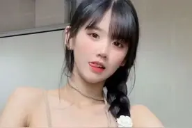 20岁“纯欲女网红”的被吸血人生，替父母还债，还要供养两个弟弟图片