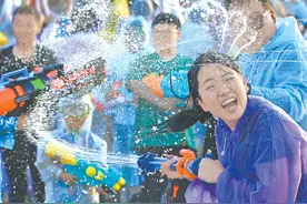 阿唛龙幻想乐园电音泼水节“嗨翻”周末图片