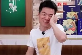 董宇辉直播，评论区疯狂叫女婿，董宇辉爆笑回应“野生丈母娘”图片