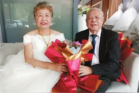 荣光与浪漫定格在镜头里！19对军休家庭拍了婚纱照图片