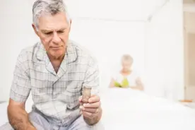 人到老年，哪些保健品真正值得吃？别被忽悠！来看哈佛大学的评分图片