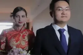 安徽男子08年赴俄留学，娶俄罗斯美女，洋媳妇学习中文，想去中国图片