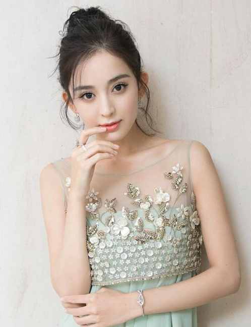 为什么新疆女子很少嫁到内地？当地姑娘说了大实话，确实很尴尬