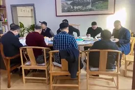 九科老师同时上门家访查作业，网友惊了图片