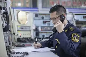 为船舶提供遇险通信保障！一起了解这个设在浦东的上海海岸电台图片