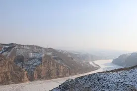 【新春走基层】山沟沟里的“挖煤人”图片