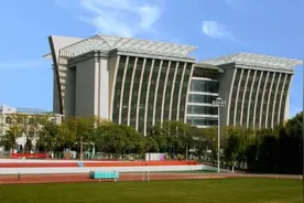 考入中北大学才知道，听校名像三本，其实学校也是行业特色强校图片