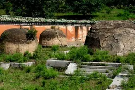 苏麻喇姑墓：地上建筑已不复存在，只剩一个宝顶图片