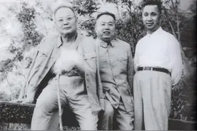 八路军科长携款失踪，有人怀疑逃了，周公批评：要信得过同志！图片