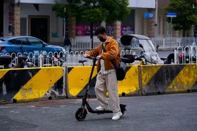 九号电动滑板车F2 Pro上手，黑科技堆叠丨汽车TCS、前减震惊喜太多图片