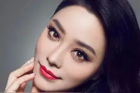 宋祖英、王莉和钟丽燕，都是文工团的台柱子，官兵们最喜欢图片