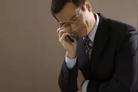 领导即将调走的4个前兆，聪明人都看破不说破，老实人才卖命工作图片