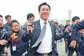 树倒猢狲散，墙倒众人推，是人情薄如纸还是利益使然？图片