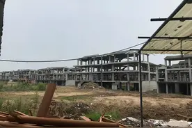 成都大邑安仁100亩烂尾楼2.6亿元起拍图片