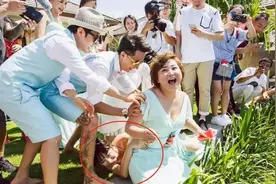 网友在乎对错，柳岩需要未来，包贝尔热搜登顶确实让人解气图片