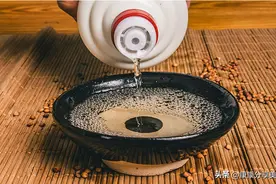 瓶身标有“10781”就是纯粮酒？专家：带有这3种标记的都是纯酿图片