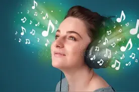 经常戴耳机的危害。图片