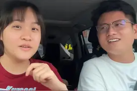 小芬和学长刚官宣，妈妈就暗示学长？图片