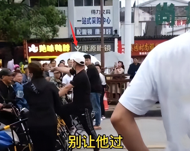 被央媒点名批评的9个明星，一夜之间跌落神坛，没一个人值得同情