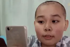 真实故事：南宁11岁男孩患骨癌，为了活命痛失左臂，最终结局如何图片