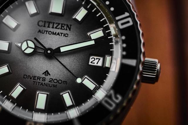 ��Ԫ��λ���¸��ŷ���Ǳˮ����ôѡ��